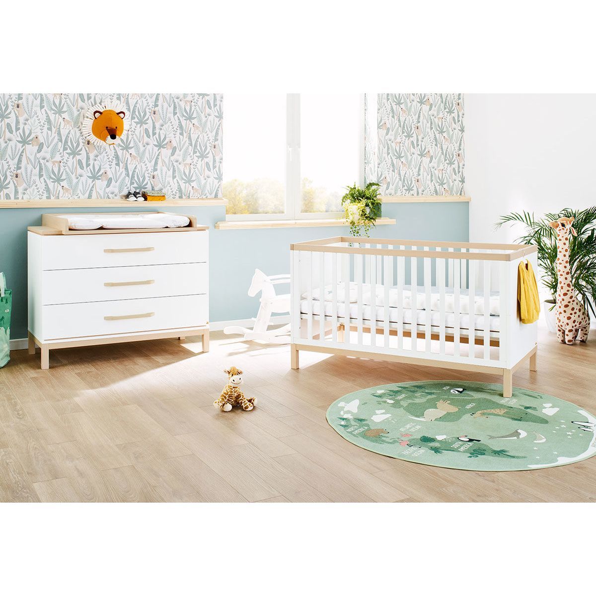 Pinolino Light Babyzimmer-Set 2-tlg. breit, weiß, 1x Kinderbett, 1x Wickelkommode