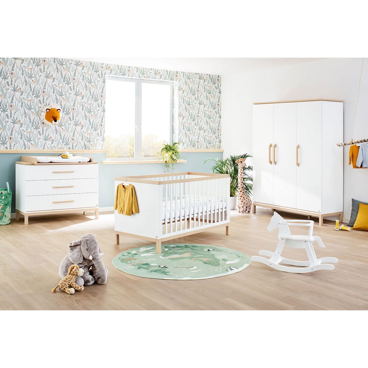 Pinolino 'Light' 3-tlg. Babyzimmer-Set, breit, groß, 1x Kinderbett, 1x Wickelkommode, 1x Kleiderschrank