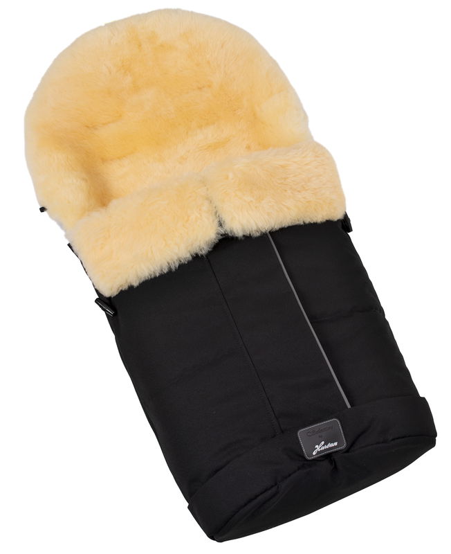 Hartan Lammfell-Fußsack Selection 2025 Design auswählbar Hartan Lammfell-Fußsack Selection 2025 Design auswählbar