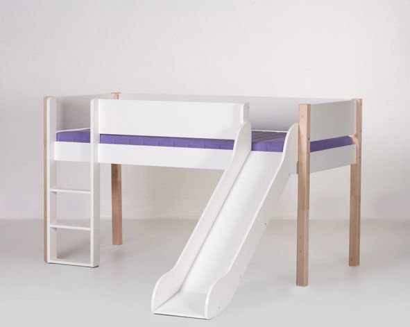 Manis-h Halbhohes Bett LOKE 90x200 Pfosten Buche Hochbett mit Rutsche - 22 Farben wählbar